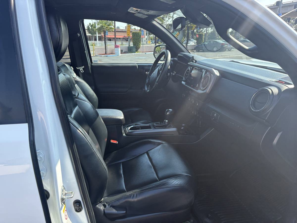 Used 2019 Toyota Tacoma TRD Sport image 24