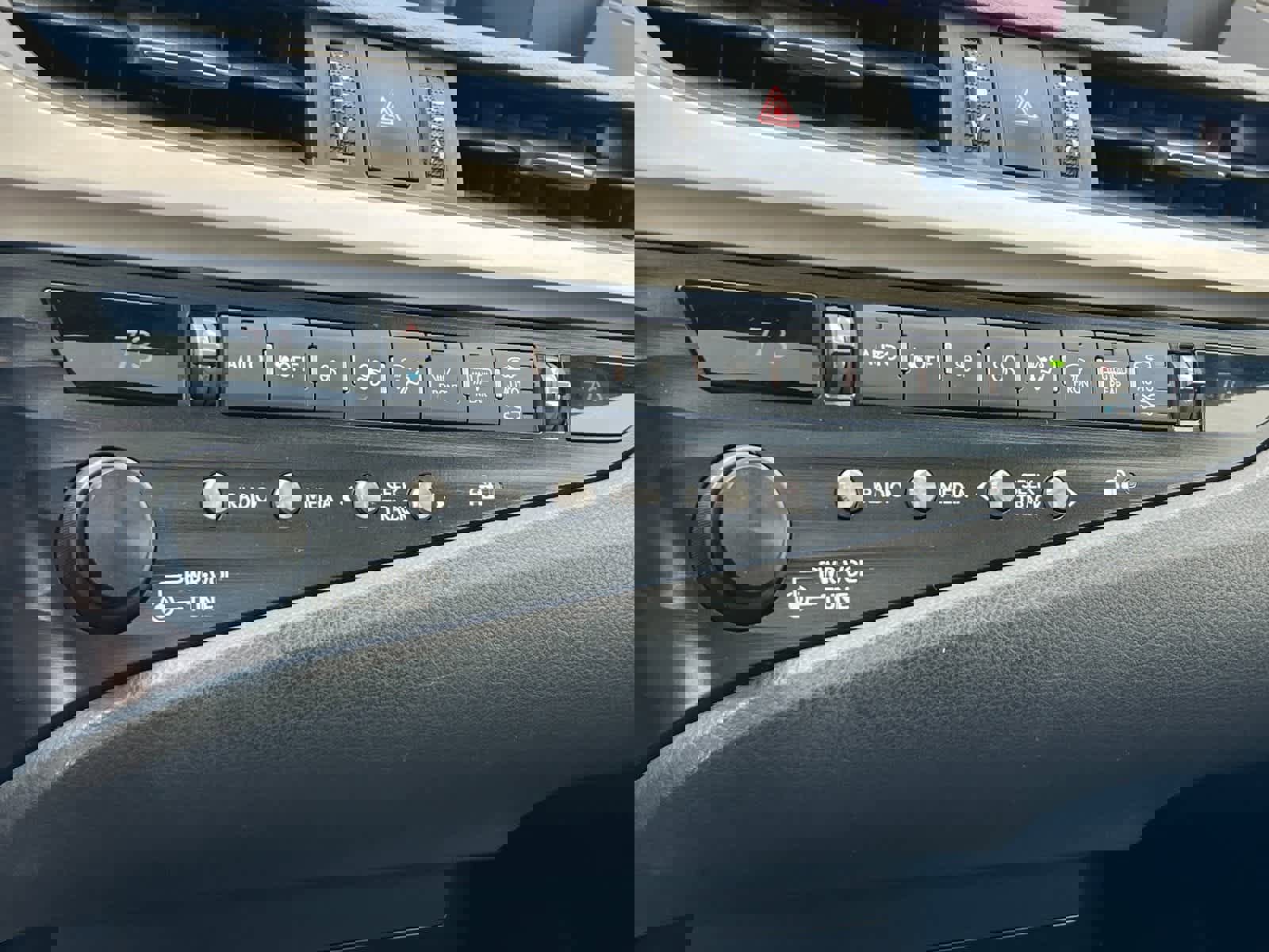 Used 2019 Lexus ES 300h w/ Accessory Package 2 image 20