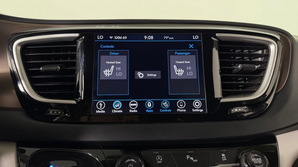 Used 2018 Chrysler Pacifica Touring-L w/ Premium Audio Group FWD image 23
