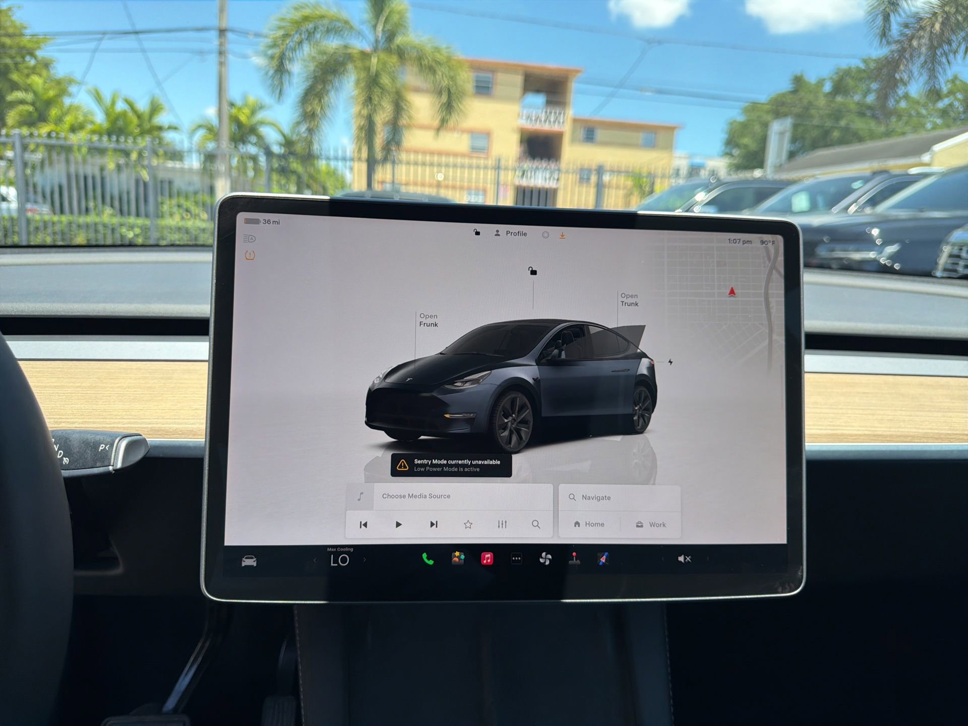 Used 2024 Tesla Model Y Long Range AWD/4WD image 24