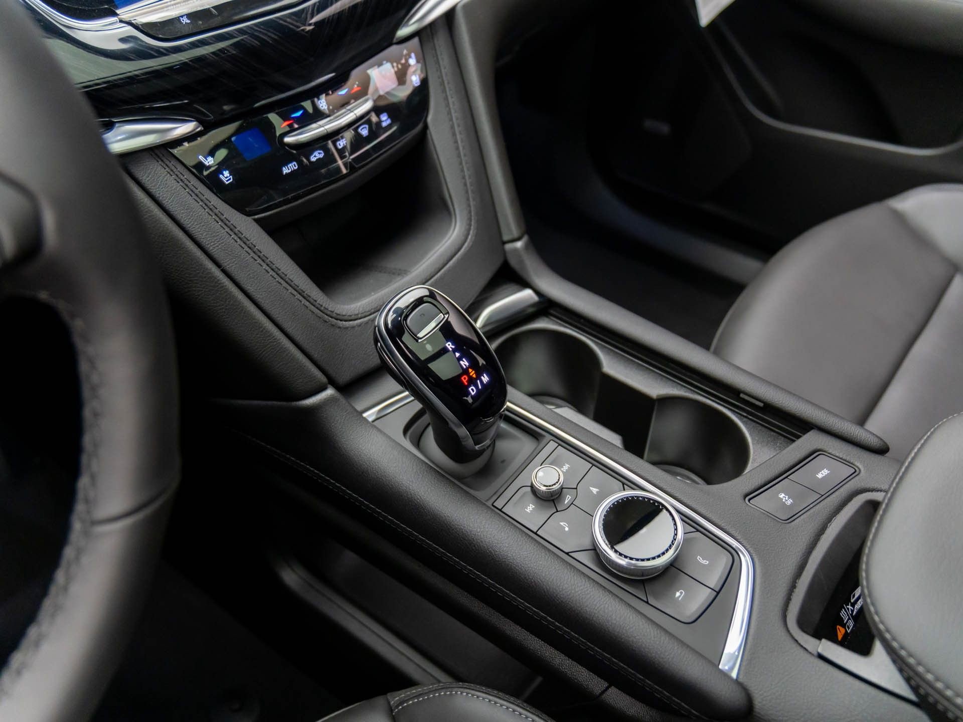 New 2025 Cadillac XT6 Premium Luxury image 14