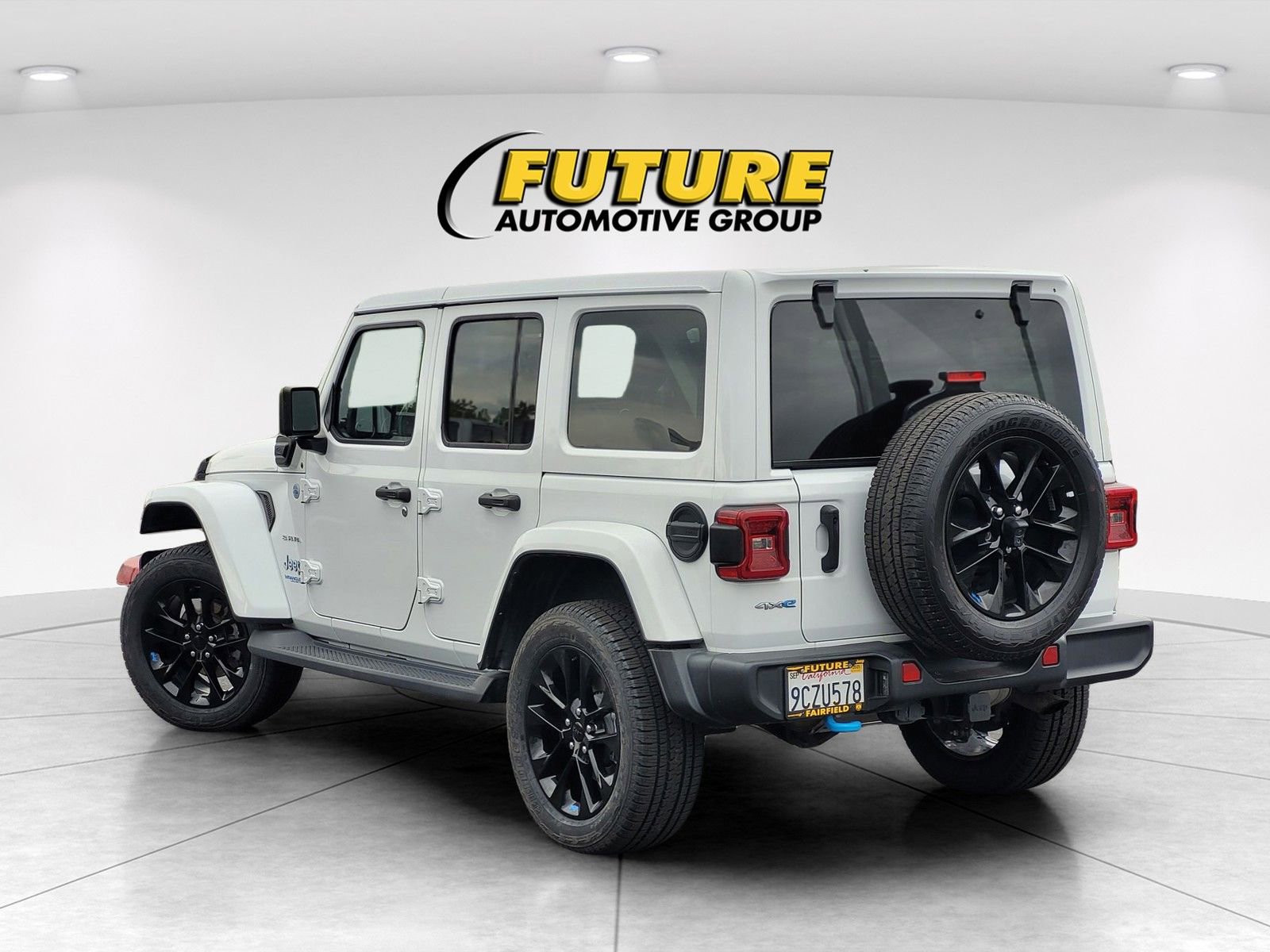 Used 2022 Jeep Wrangler Unlimited Sahara w/ Cold Weather Group AWD/4WD image 6