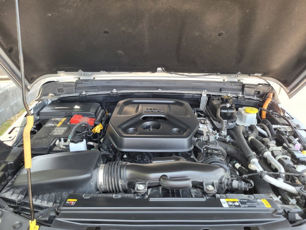 Used 2023 Jeep Wrangler Unlimited AWD/4WD image 40