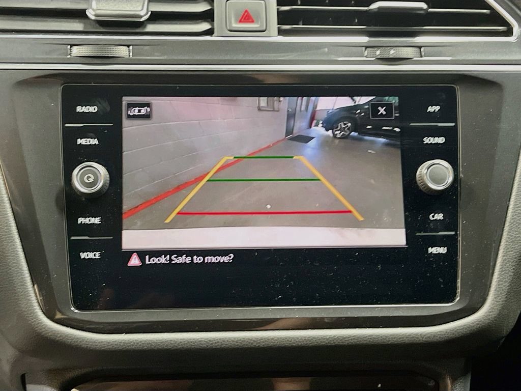 Used 2022 Volkswagen Tiguan SE AWD/4WD image 13