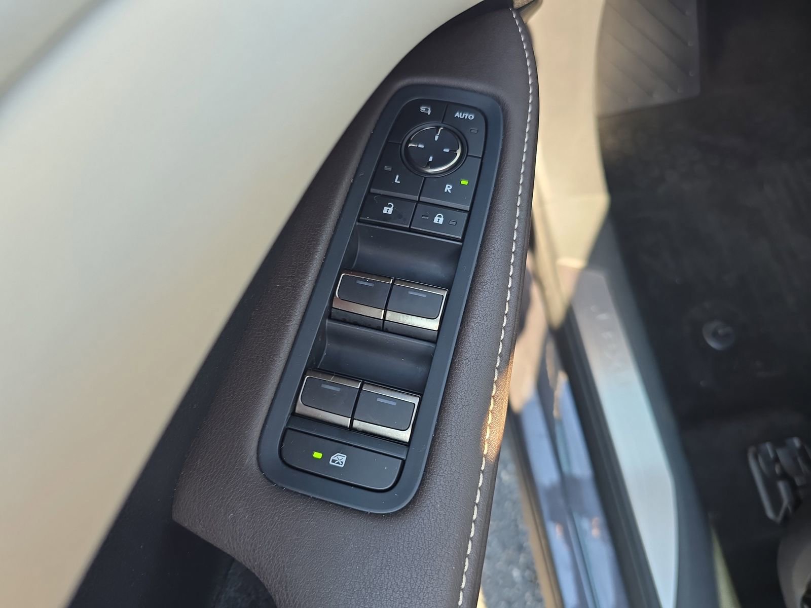 Used 2024 Lexus RX 350 AWD w/ Convenience Package image 14