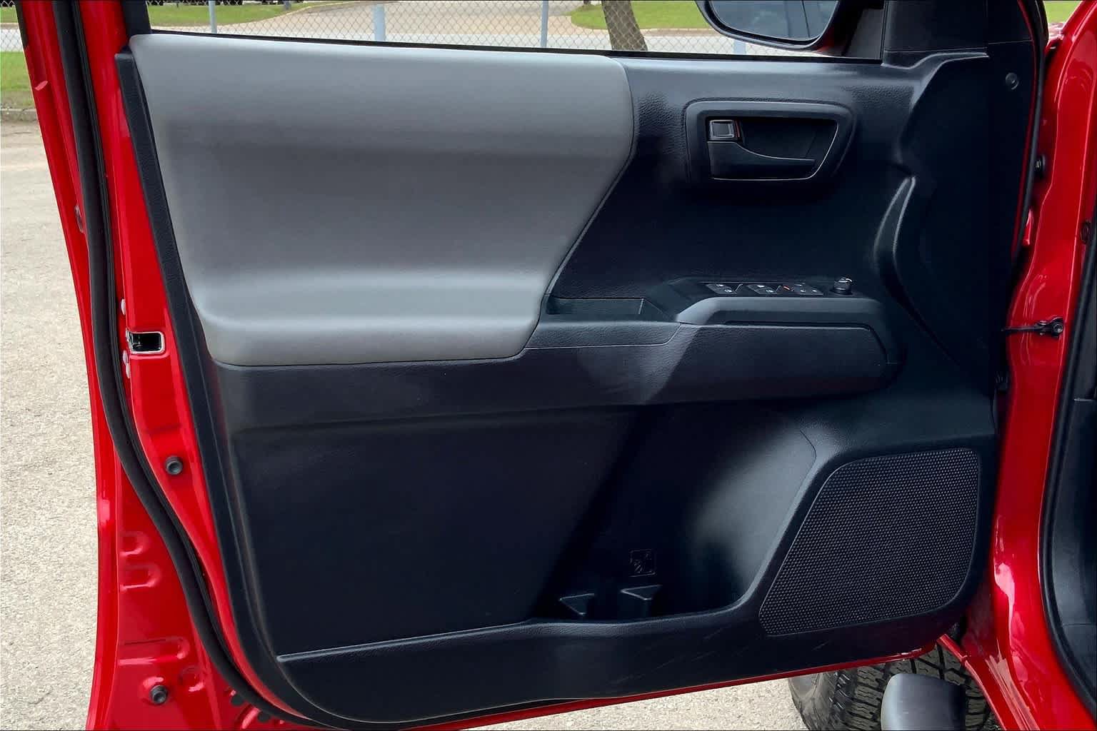 Used 2020 Toyota Tacoma SR w/ SR Convenience Package RWD image 20