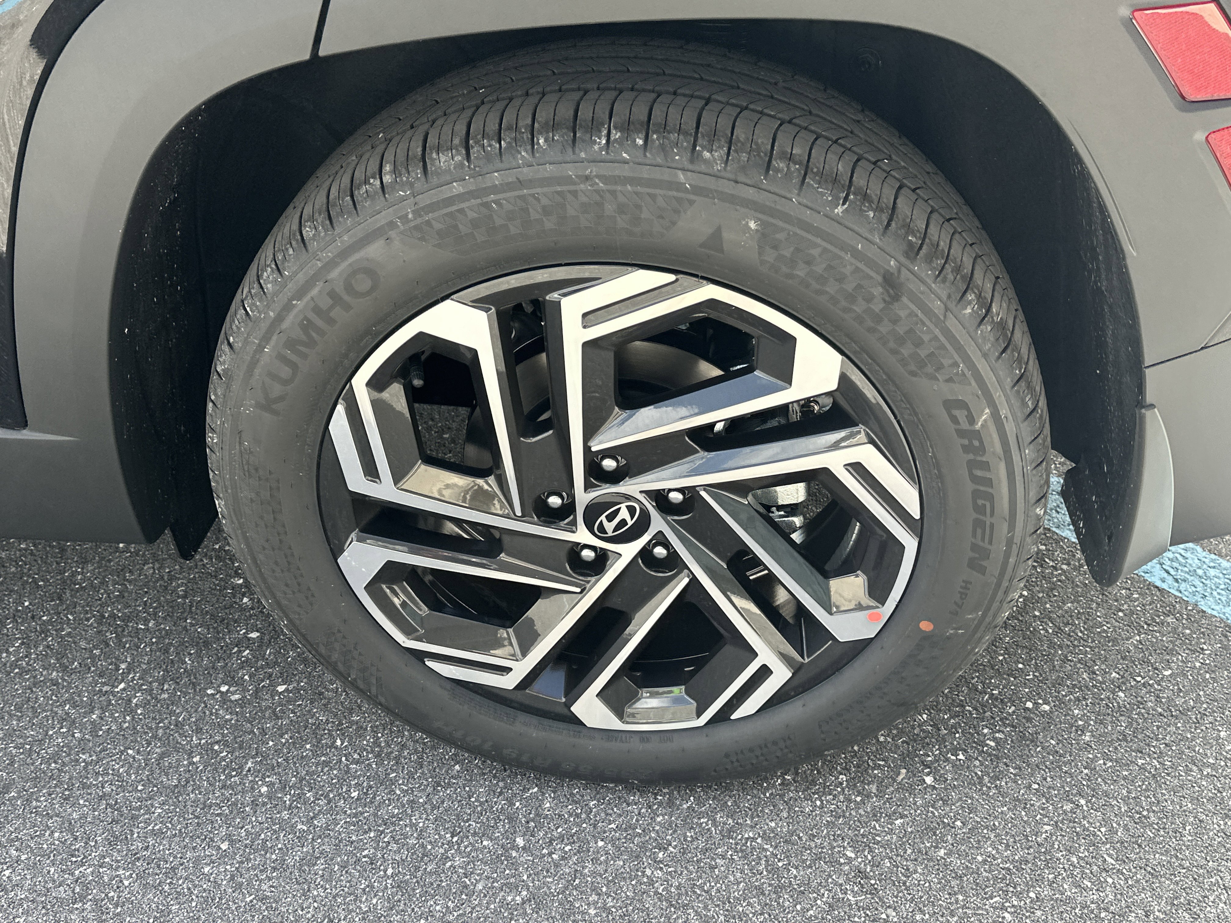 New 2026 Hyundai Tucson Limited FWD image 12