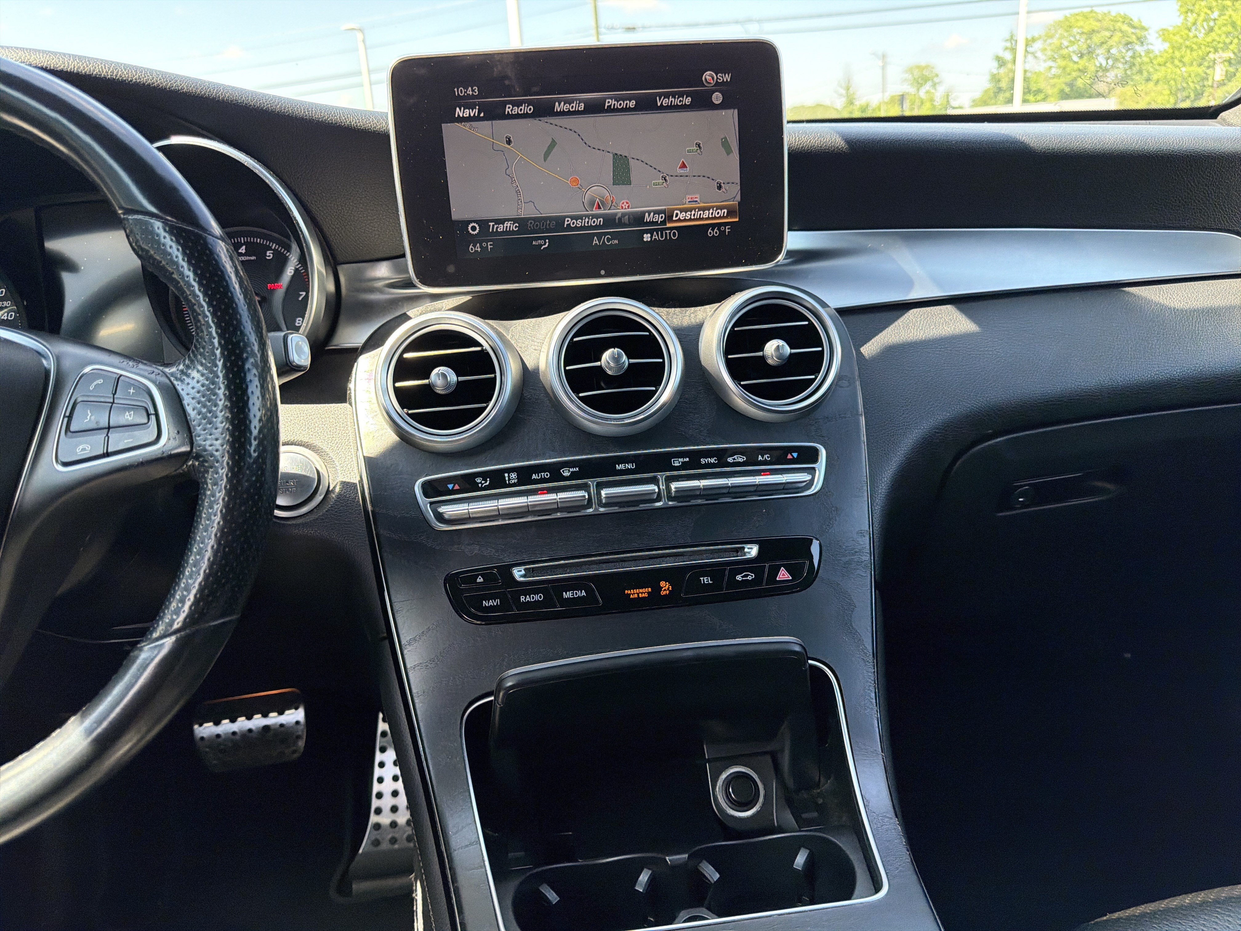 Used 2018 Mercedes-Benz GLC 300 4MATIC image 31