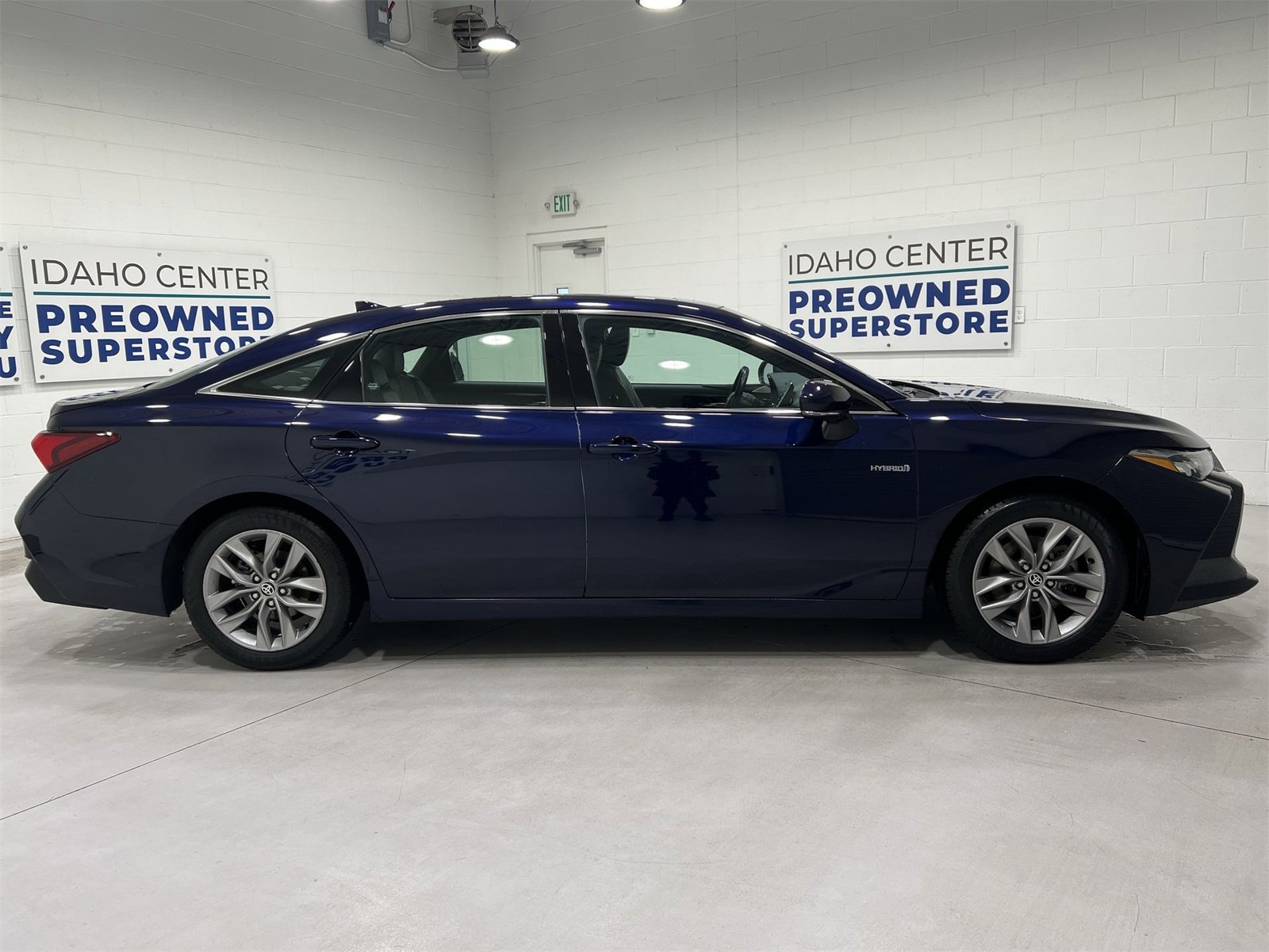 Used 2021 Toyota Avalon XLE image 9