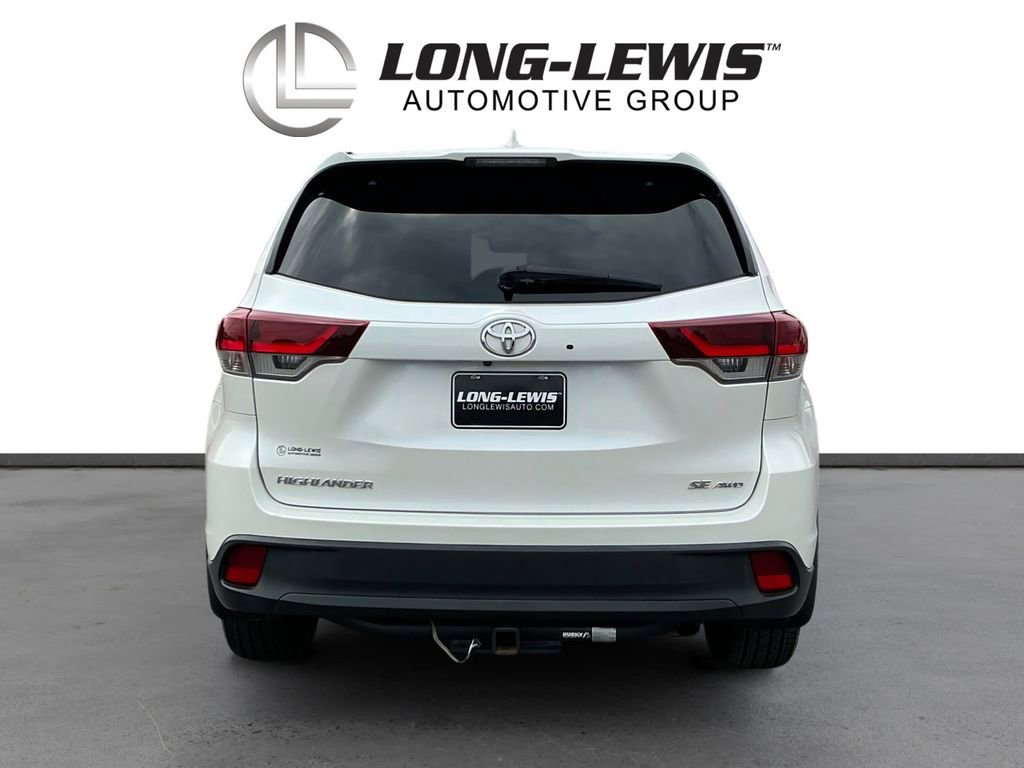 Used 2019 Toyota Highlander SE AWD/4WD image 5