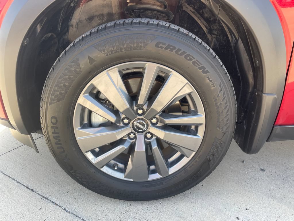 Certified 2025 Nissan Pathfinder SV w/ SV Premium Package FWD image 27
