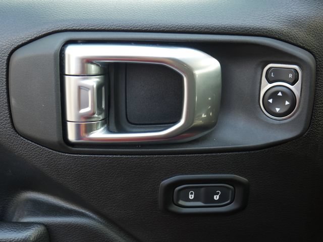 Used 2025 Jeep Wrangler Unlimited Sport AWD/4WD image 13