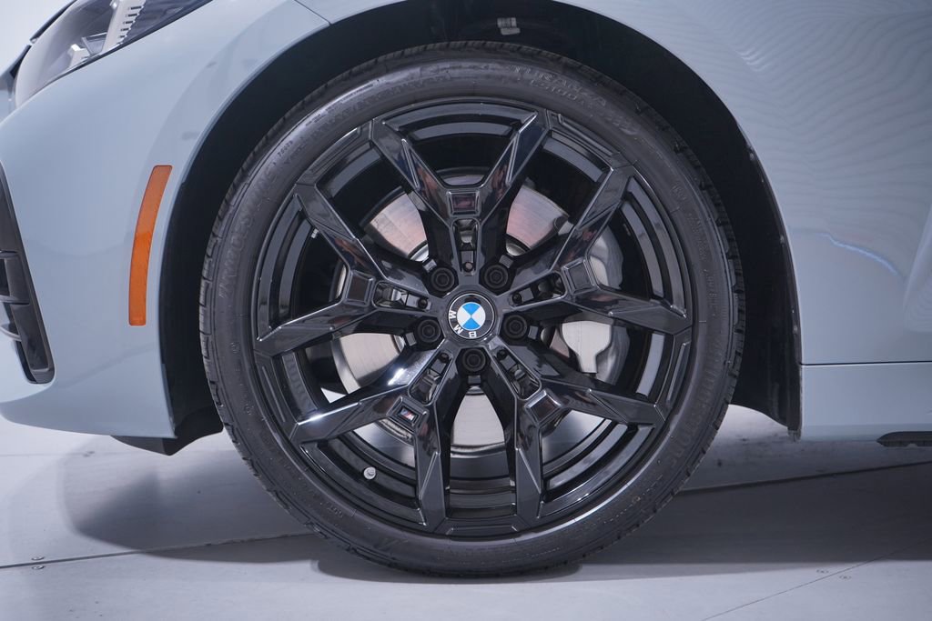 Used 2026 BMW 430i Coupe w/ M Sport Package image 2