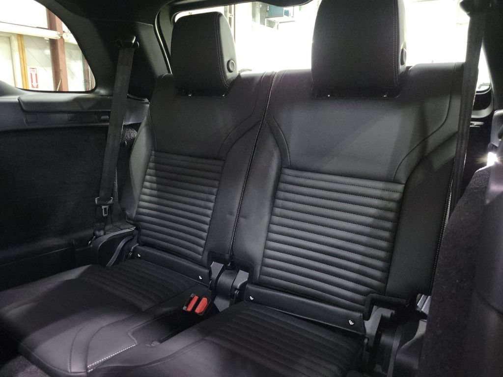 New 2026 Land Rover Discovery Limited Edition AWD/4WD image 27