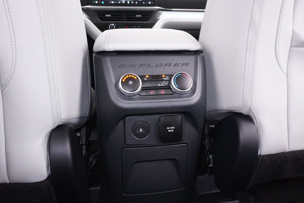 Used 2025 Ford Explorer Platinum w/ Ultimate Package RWD image 29
