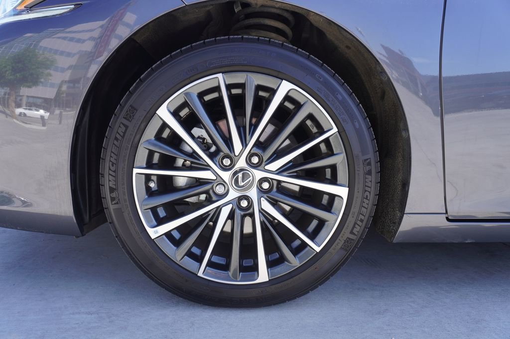 Used 2024 Lexus ES 350 w/ Premium Package FWD image 21