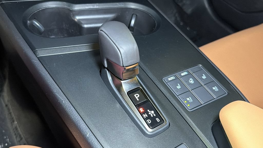 Certified 2025 Lexus UX 300h AWD w/ Accessory Package (Z2) image 28
