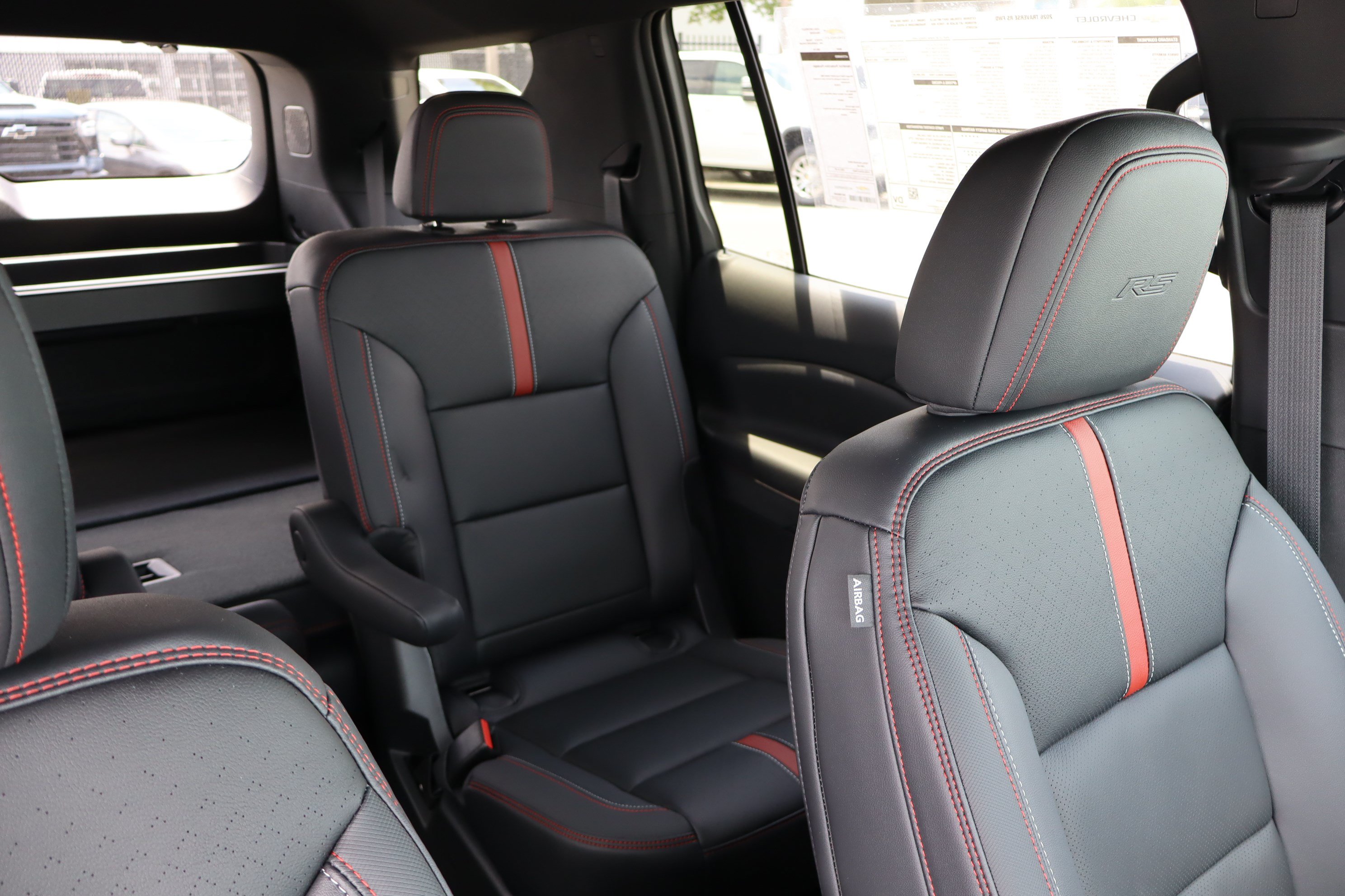 New 2026 Chevrolet Traverse RS w/ LPO, Cargo Package FWD image 28