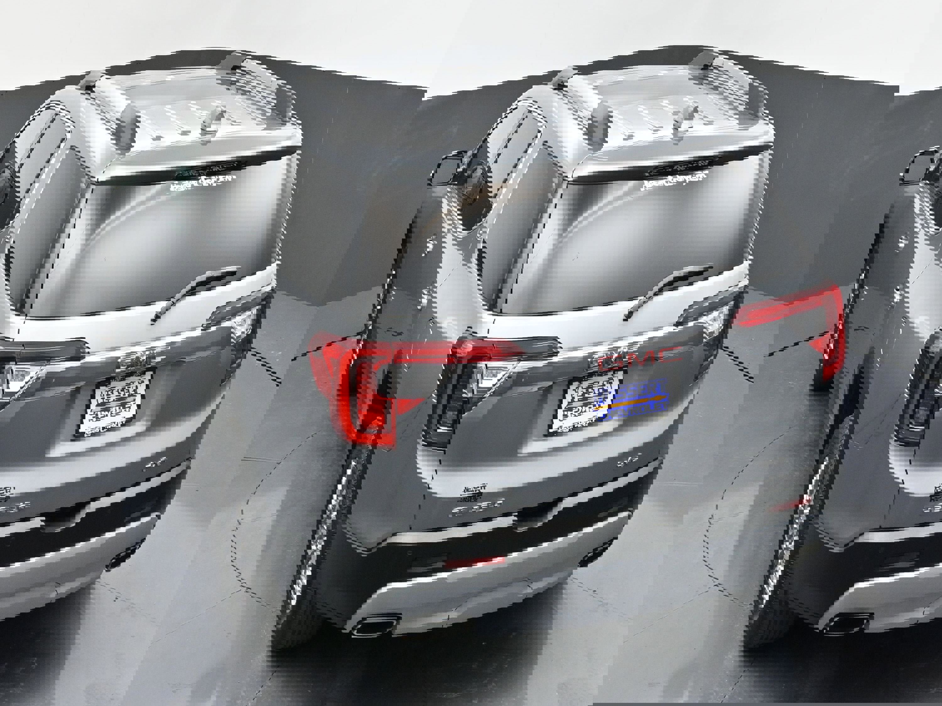 Used 2023 GMC Acadia SLT w/ Technology Package image 52