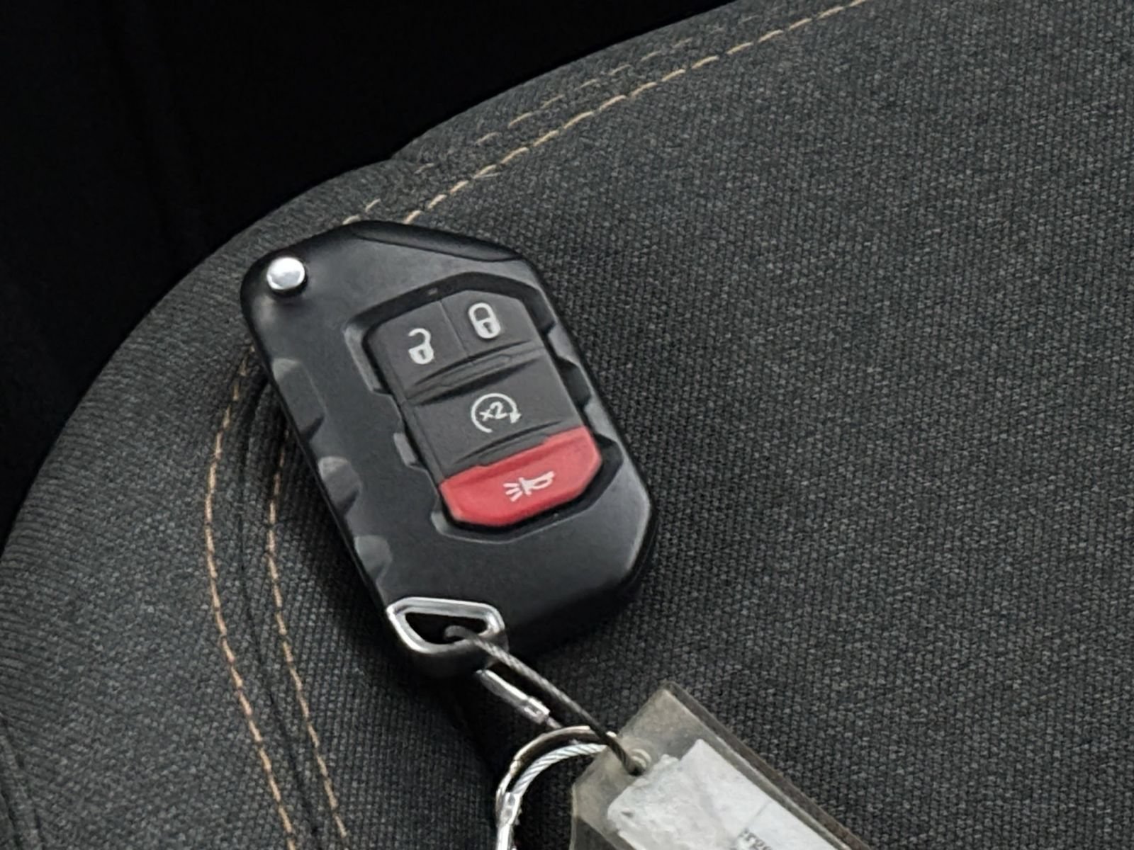 Used 2025 Jeep Wrangler Unlimited Sahara AWD/4WD image 18
