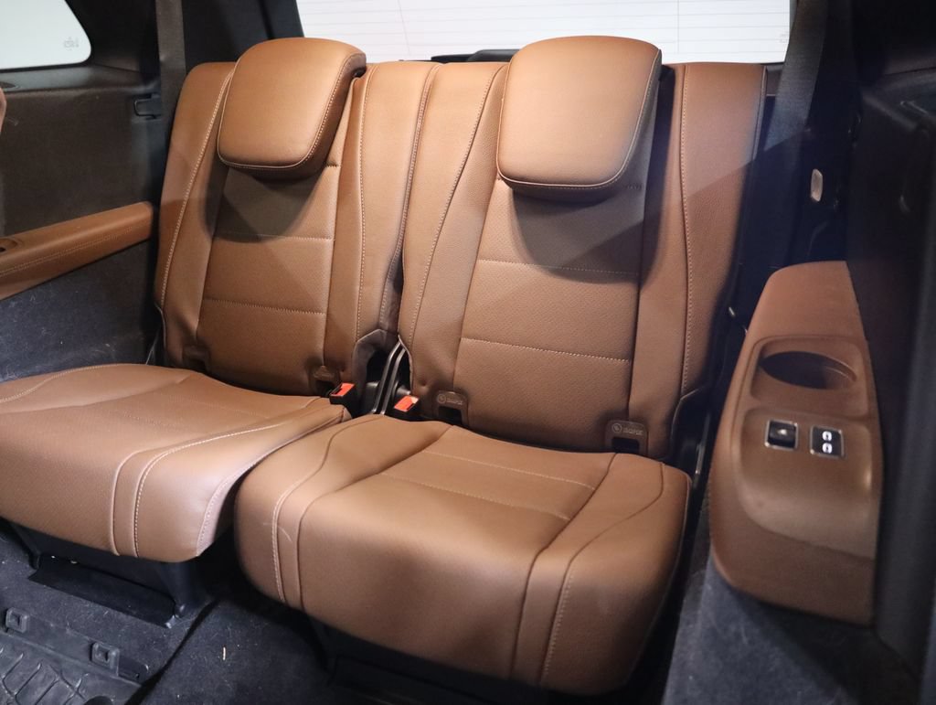 Used 2024 Mercedes-Benz GLS 450 4MATIC image 43
