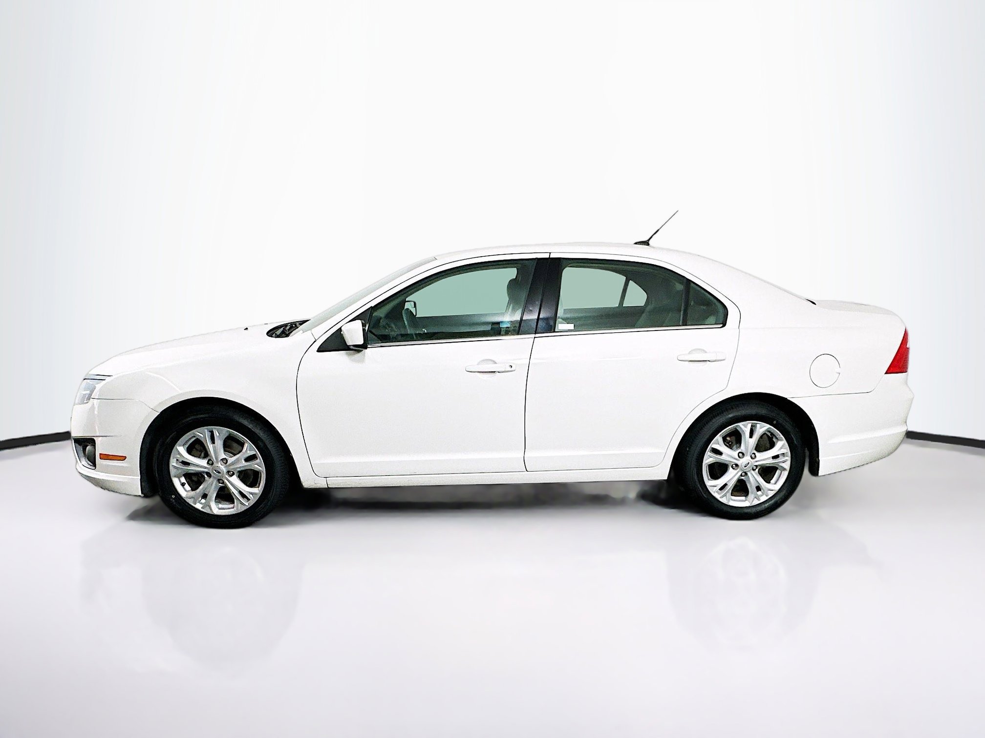 Used 2012 Ford Fusion SE FWD image 4