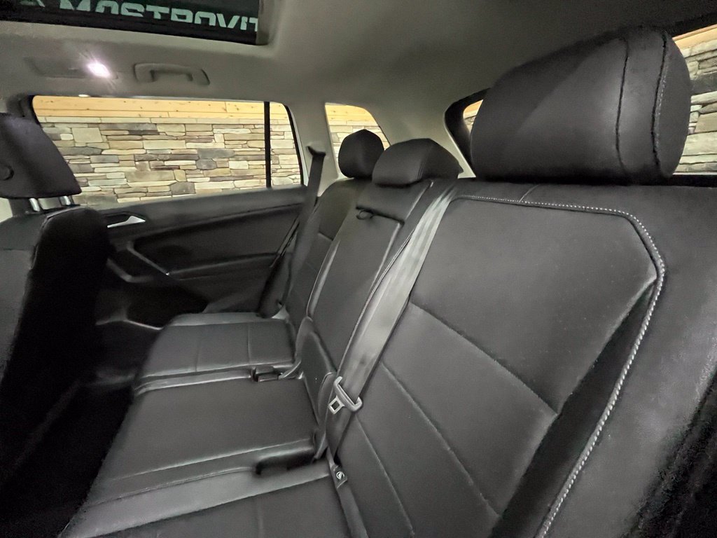 Used 2020 Volkswagen Tiguan SE w/ Panoramic Sunroof Package AWD/4WD image 41