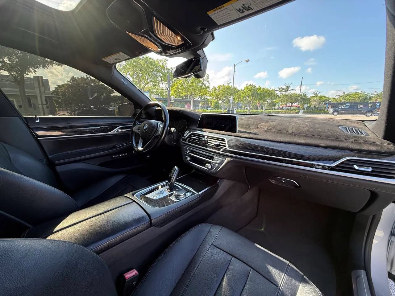 Used 2017 BMW 740i xDrive AWD/4WD image 13