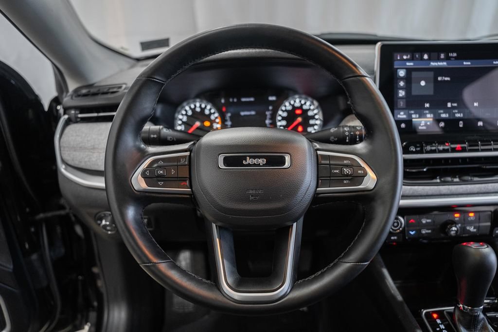 Certified 2022 Jeep Compass Latitude w/ Sun and Sound Group AWD/4WD image 30