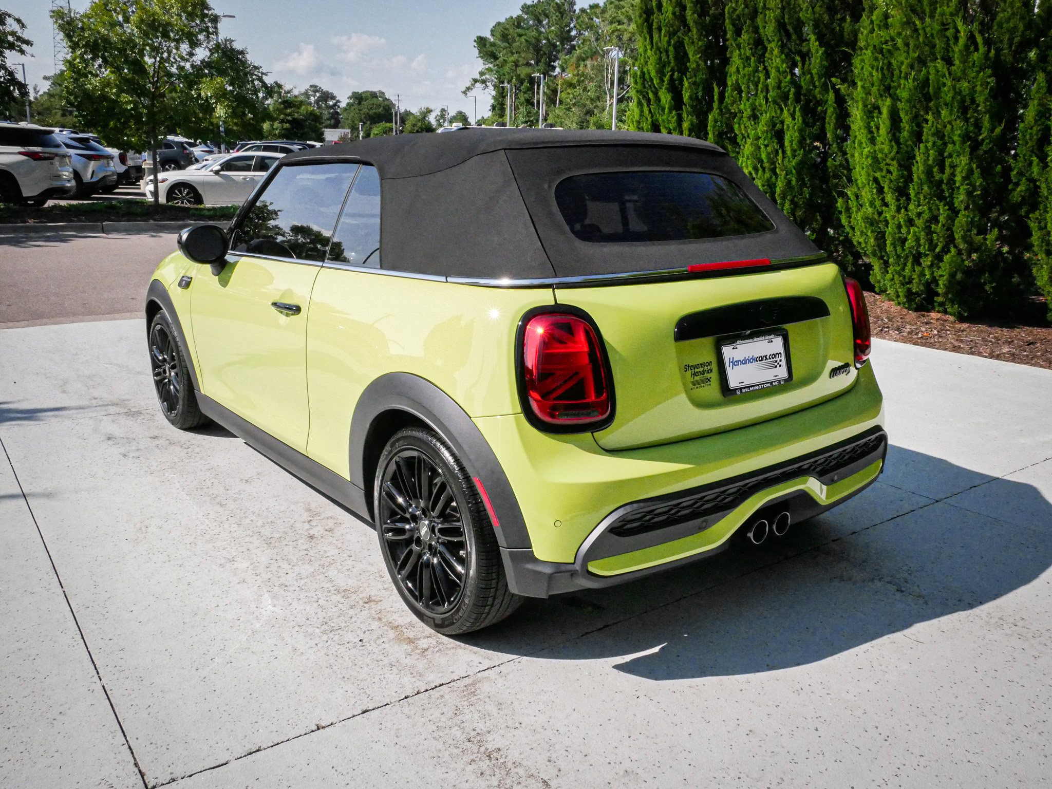 Used 2024 MINI Cooper S w/ Signature Upholstery Package FWD image 8