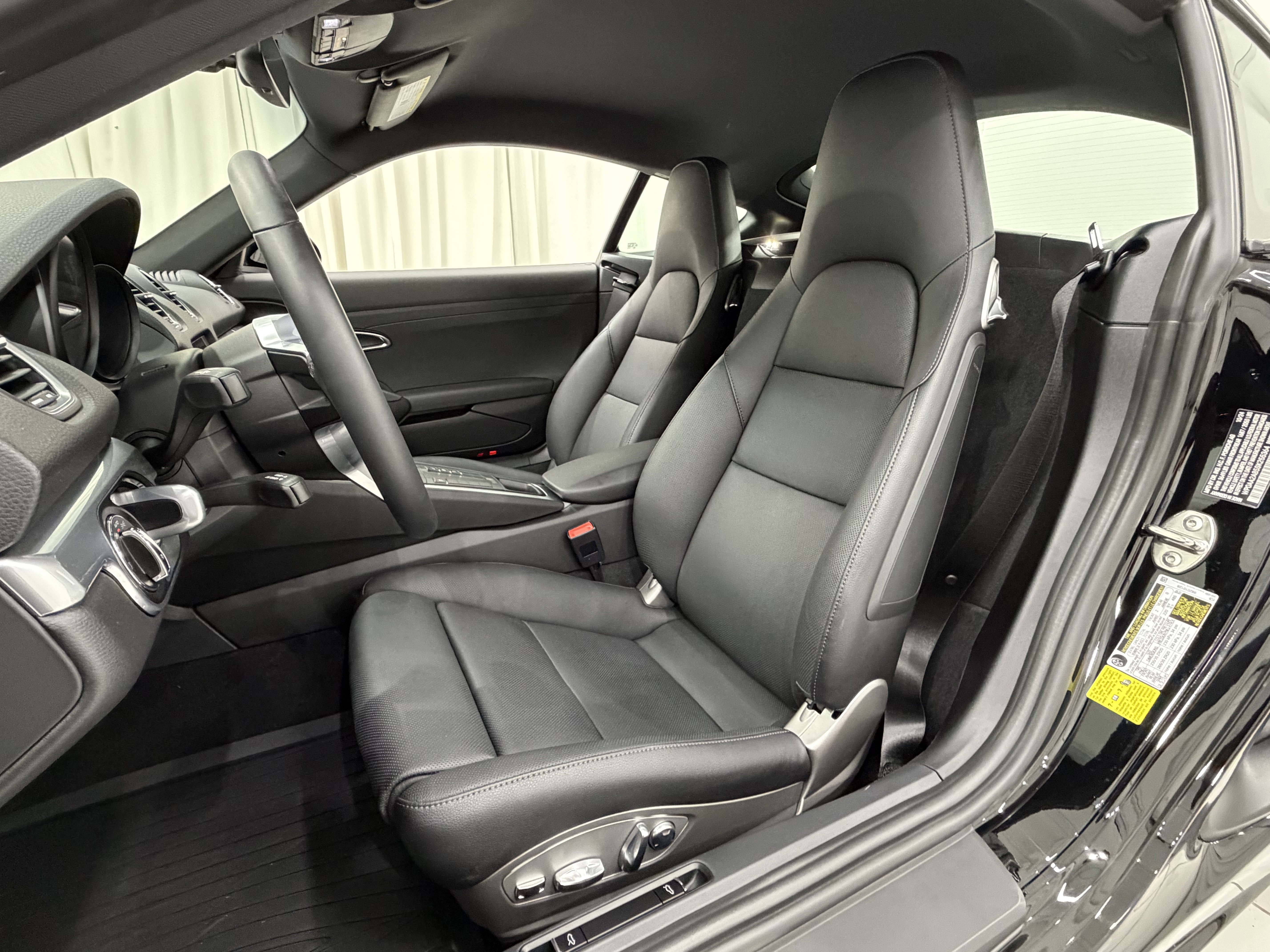 Certified 2025 Porsche 718 Cayman RWD image 27
