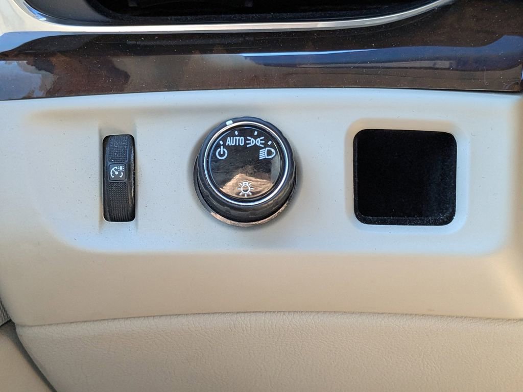 Used 2017 Cadillac Escalade Luxury image 19