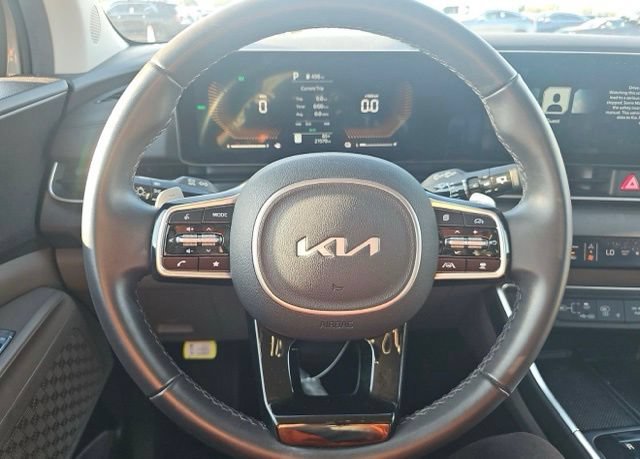 Certified 2025 Kia Carnival EX FWD image 8