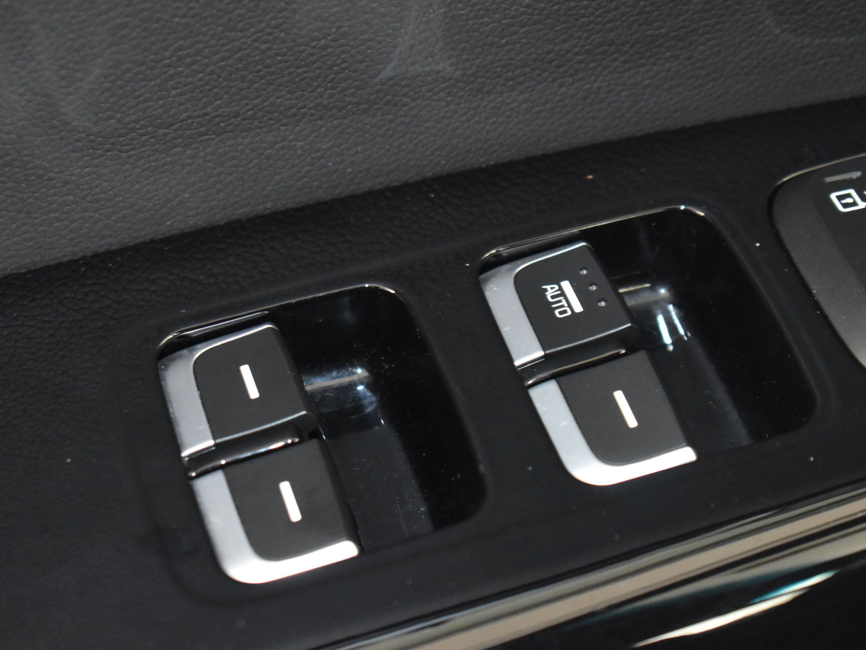 Used 2022 Kia Sportage Nightfall Edition w/ Nighfall AWD Premium Package image 20