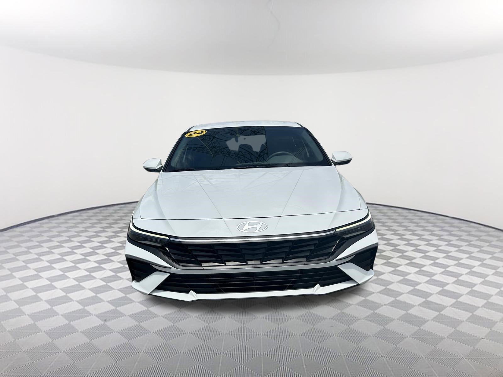 Used 2024 Hyundai Elantra SEL FWD video 2