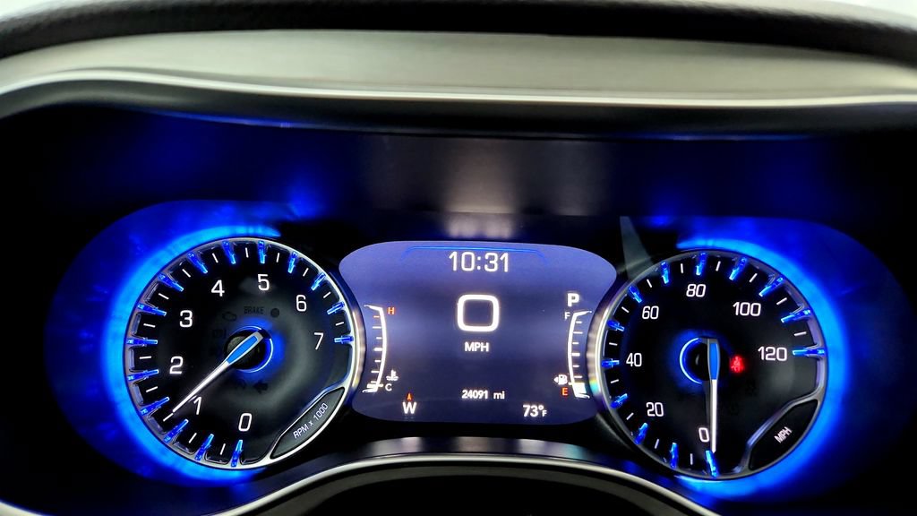 Used 2023 Chrysler Pacifica Limited w/ Uconnect Theater Family Group AWD/4WD image 28