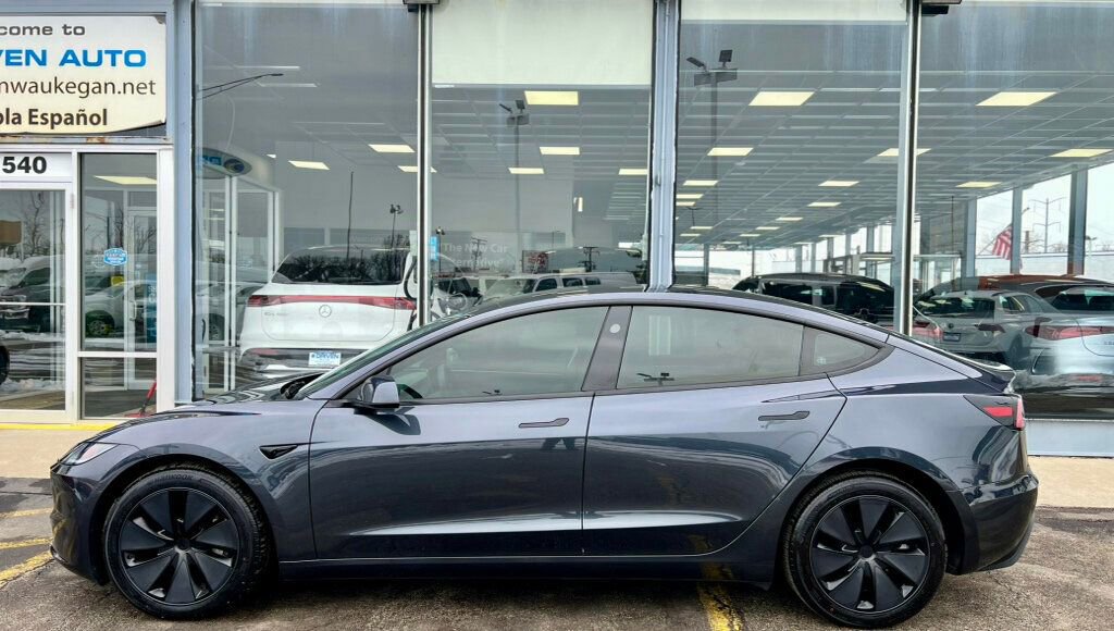 Used 2025 Tesla Model 3 Long Range image 39