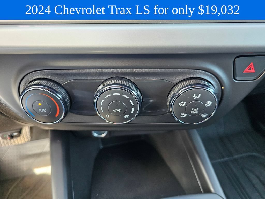 Used 2024 Chevrolet Trax LS FWD image 29