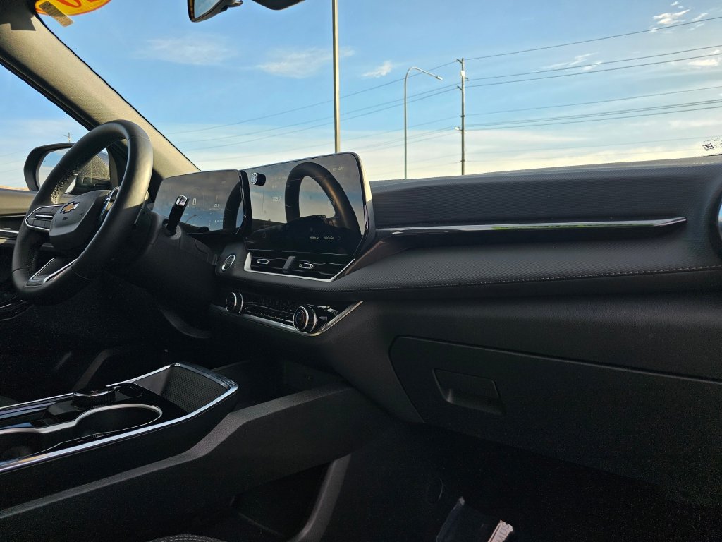 Certified 2026 Chevrolet Equinox LT AWD/4WD image 18