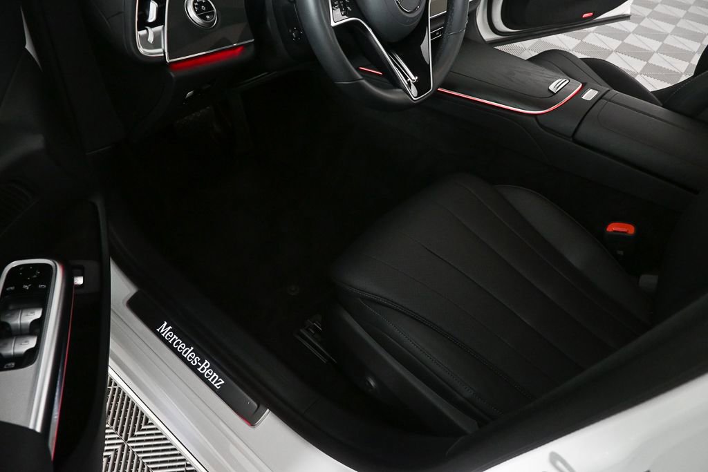 Used 2025 Mercedes-Benz E 350 Sedan image 7