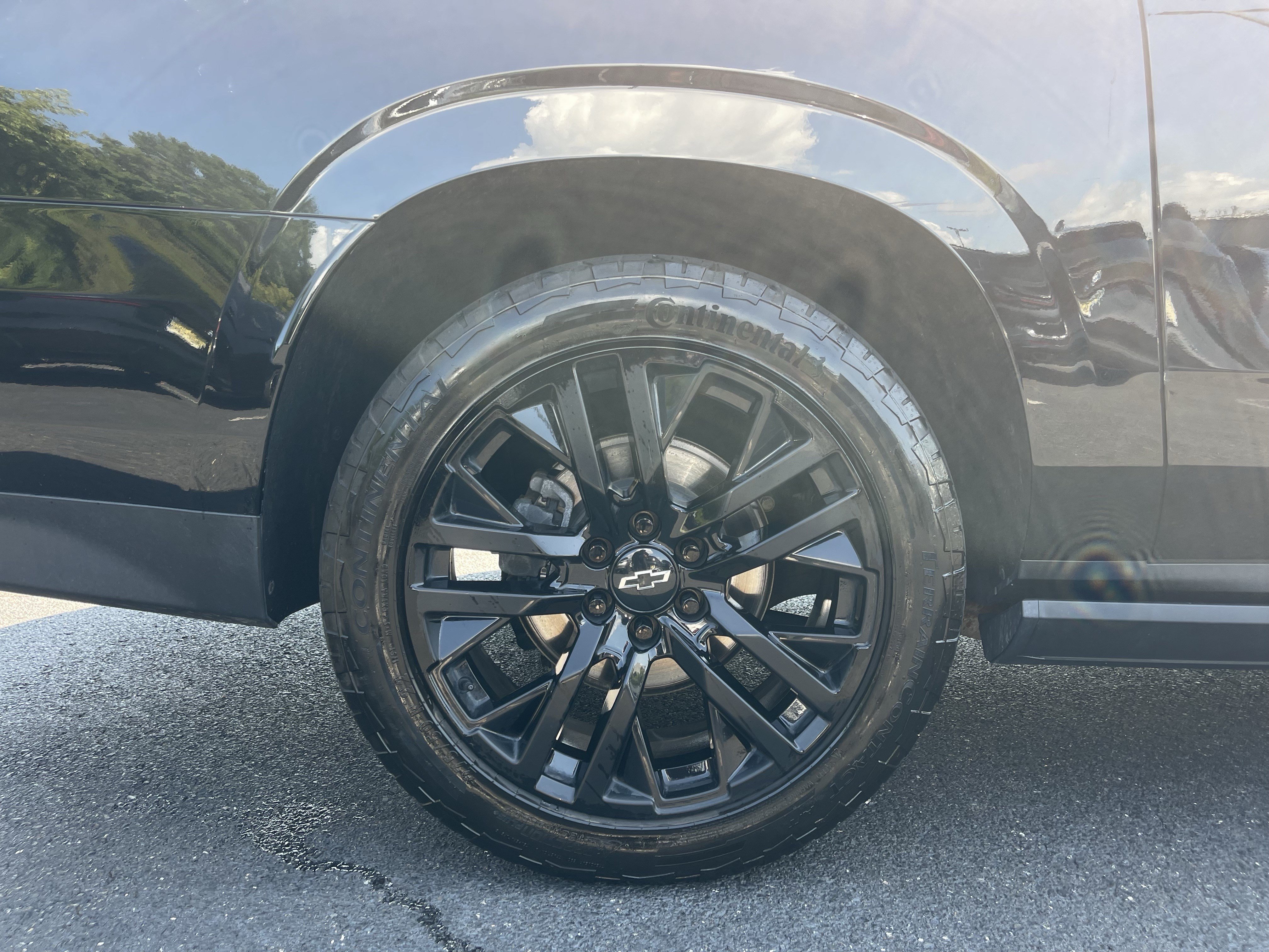 Used 2021 Chevrolet Suburban High Country AWD/4WD image 9