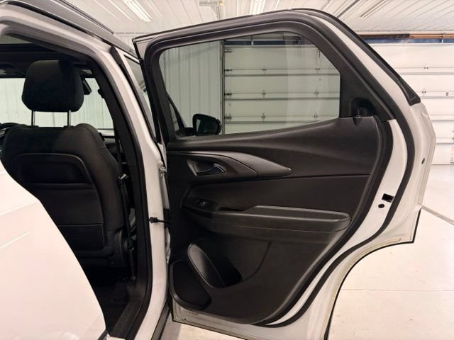 Used 2022 Chevrolet TrailBlazer RS w/ Sun and Liftgate Package AWD/4WD image 8