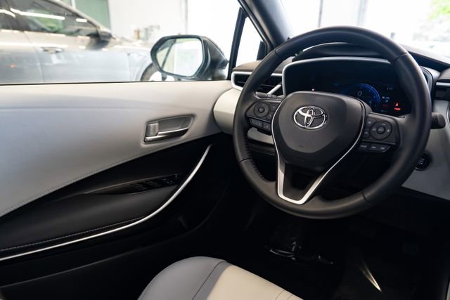Used 2023 Toyota Corolla XSE FWD image 11