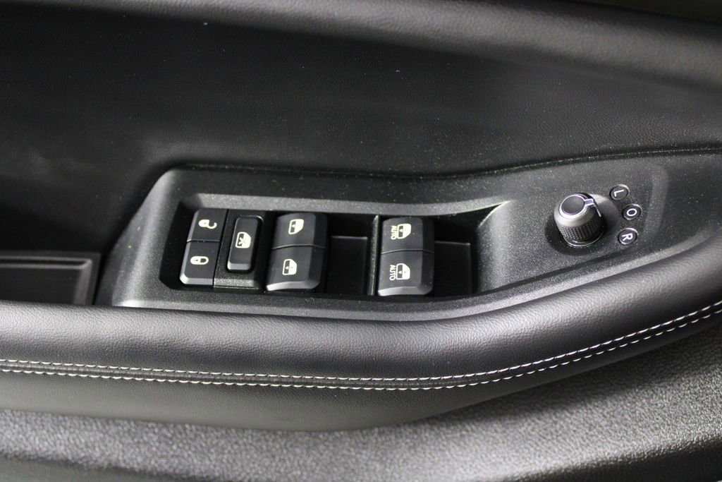 Used 2025 Jeep Grand Cherokee Laredo image 23