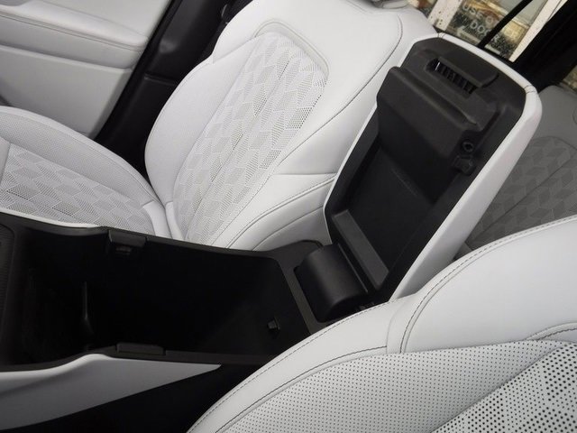 New 2026 Jeep Cherokee Overland image 16