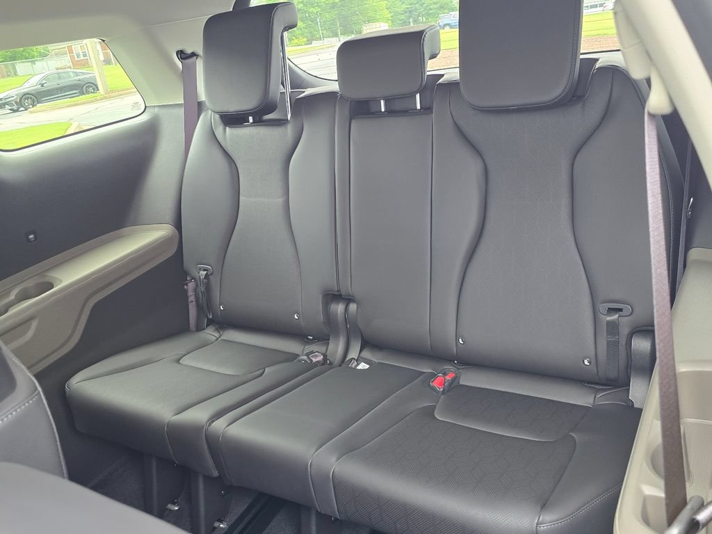 New 2027 Kia Carnival LX FWD image 11