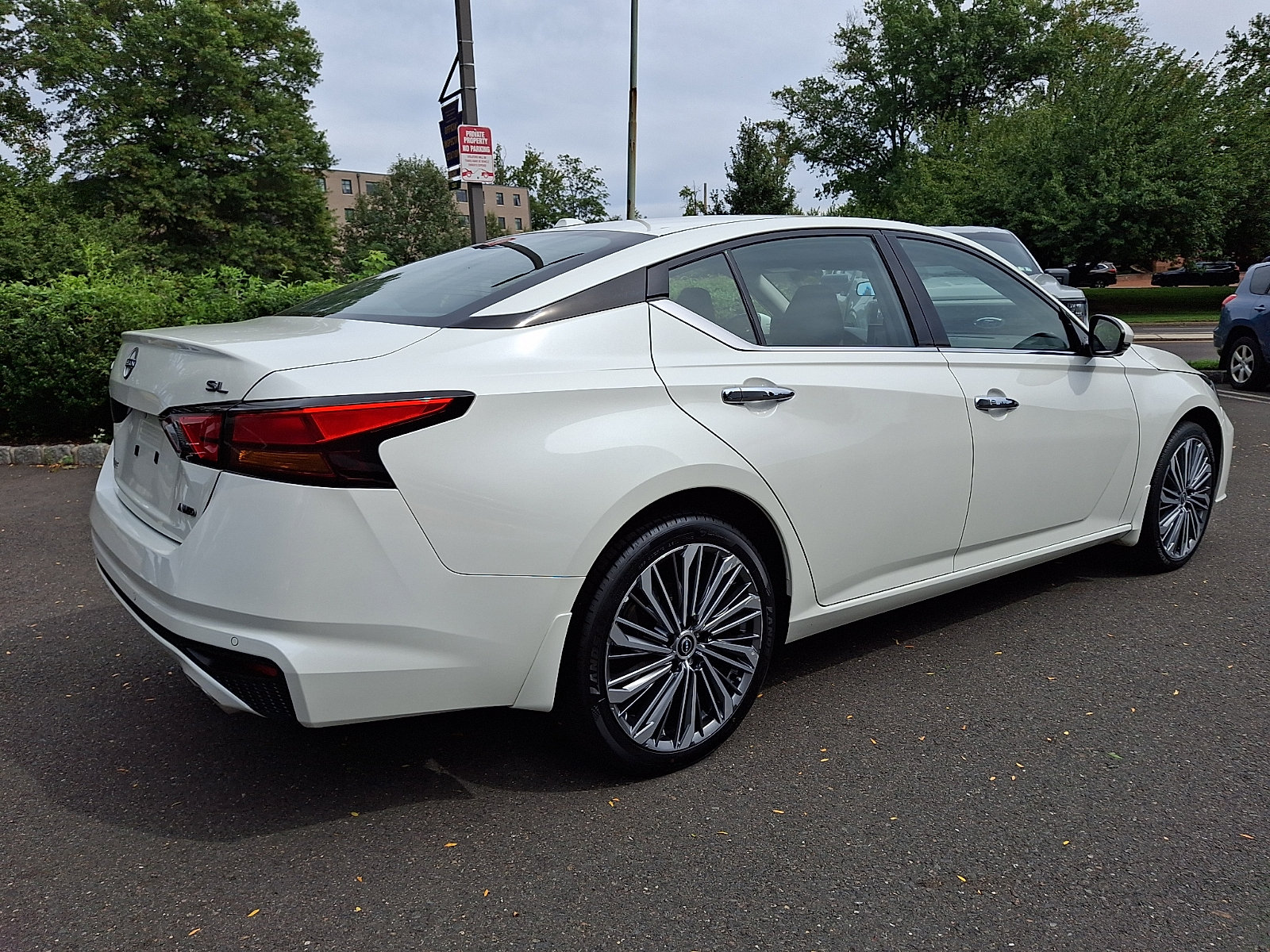 Certified 2025 Nissan Altima 2.5 SL AWD/4WD image 6