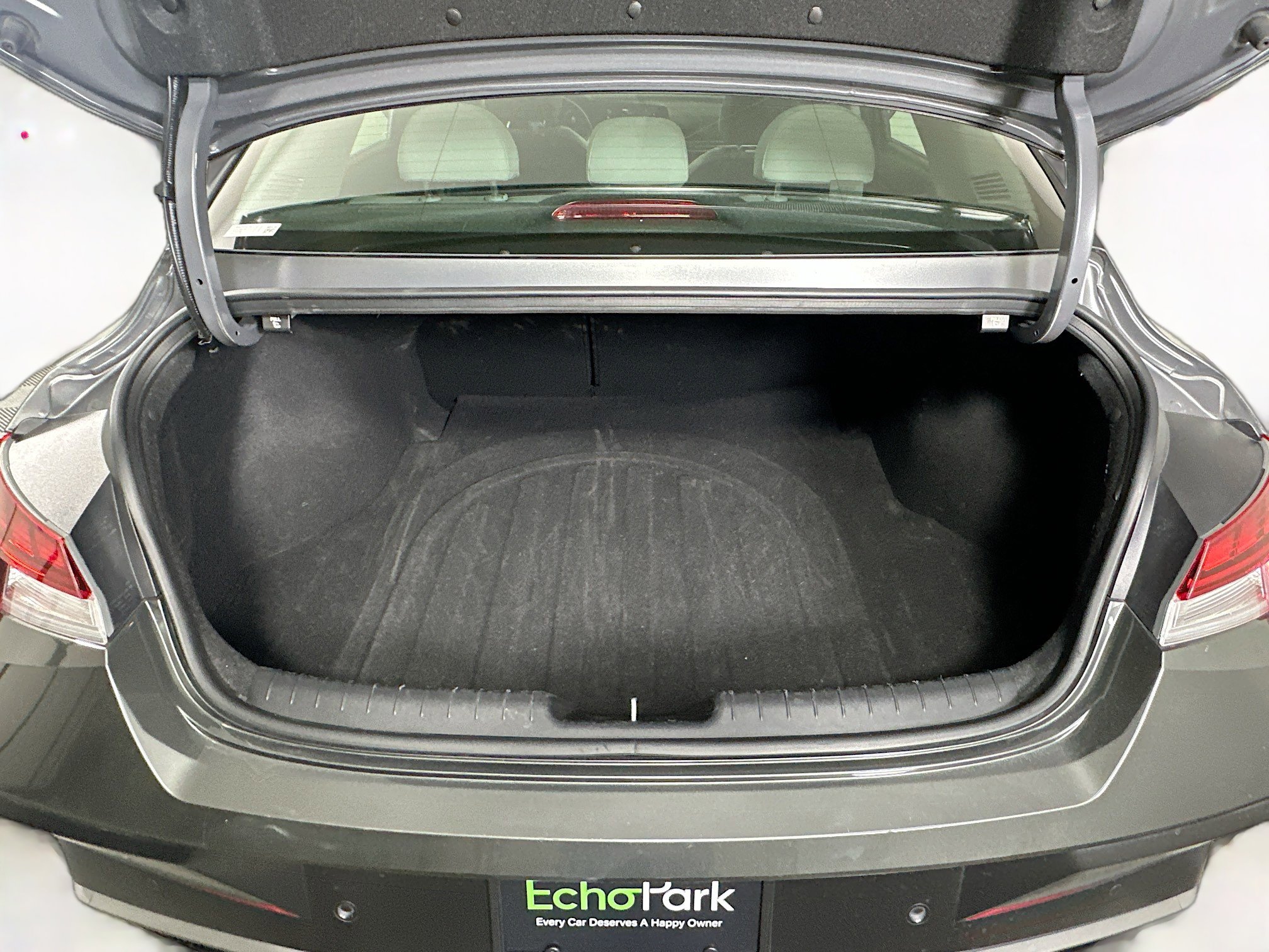 Used 2024 Hyundai Elantra Limited image 29