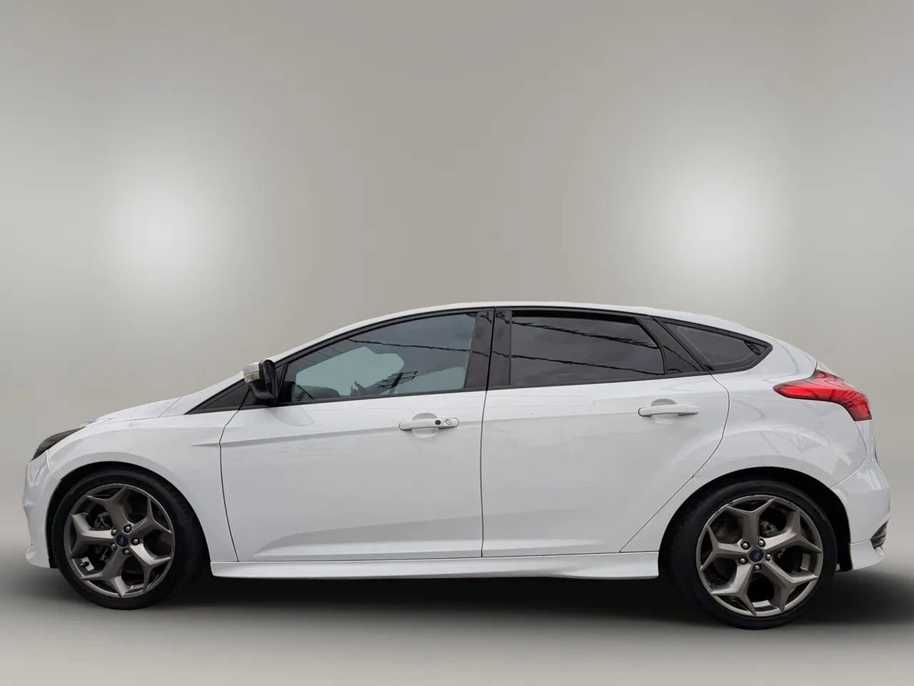 Used 2017 Ford Focus ST FWD image 9
