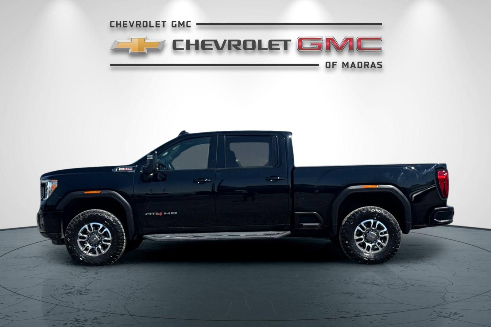 Used 2023 GMC Sierra 2500 AT4 w/ AT4 Preferred Package AWD/4WD image 6
